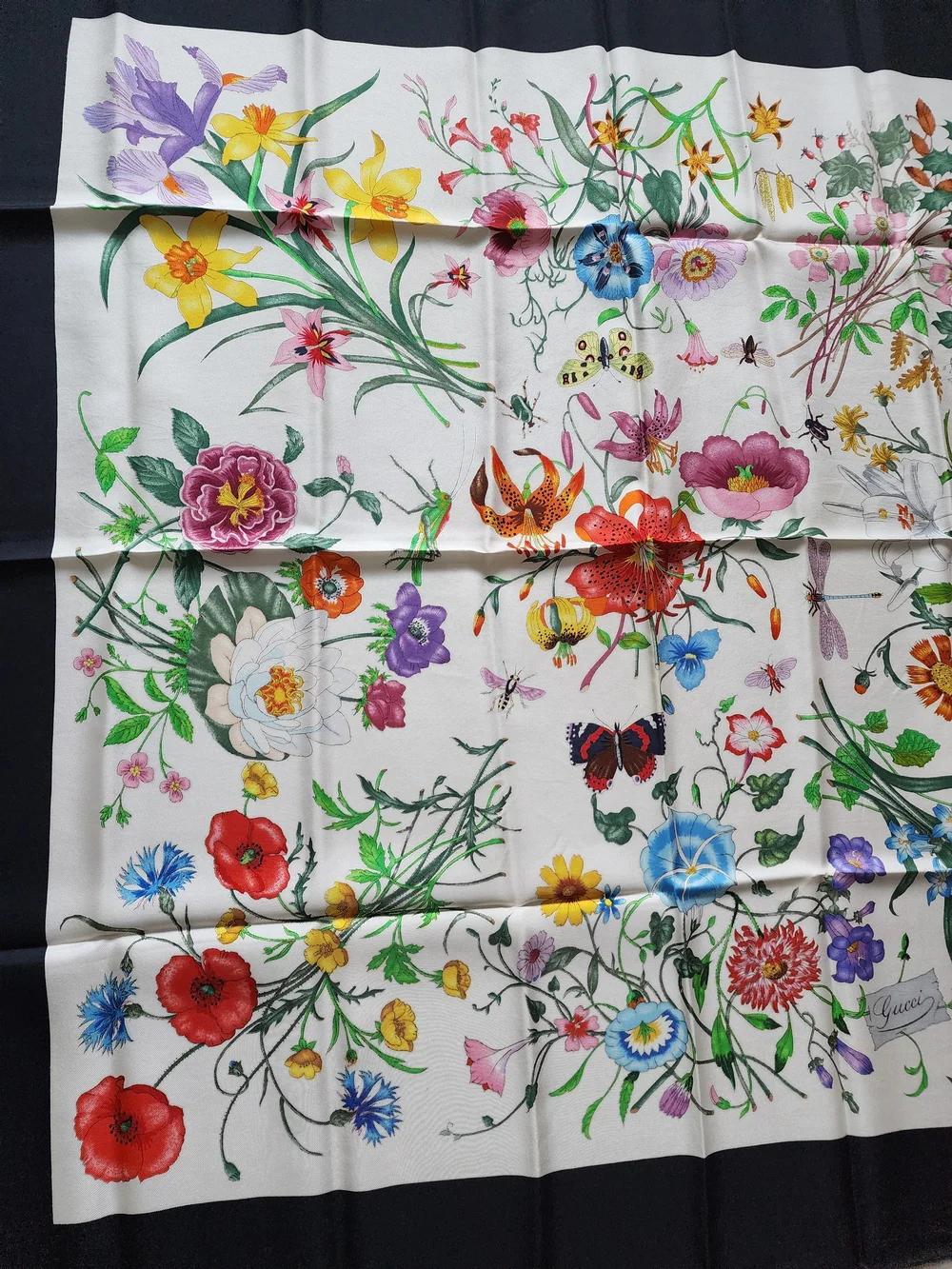 Auth Gucci Floral Silk Scarf